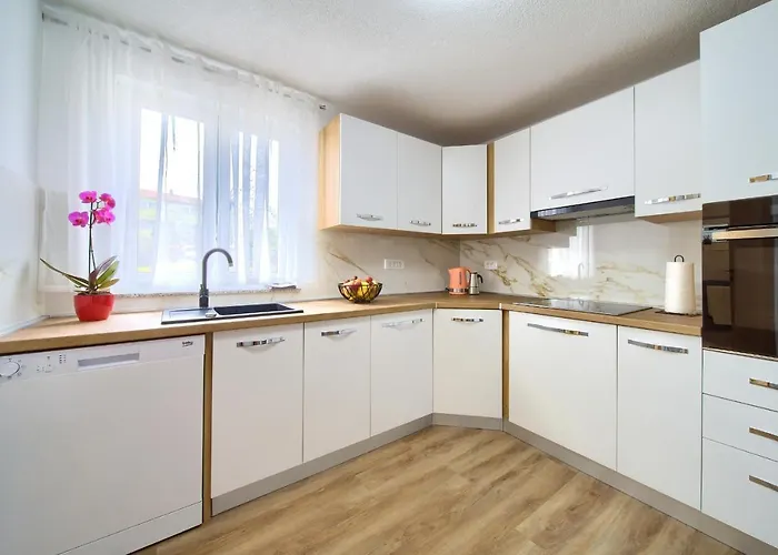 Mladen Апартаменты *